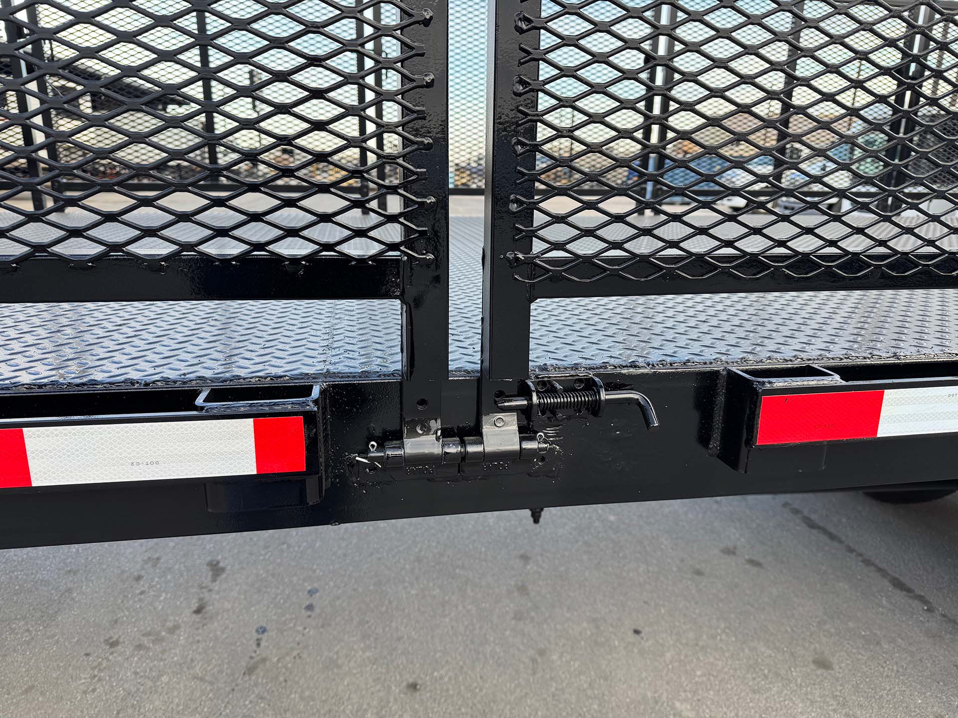 Fold Down Side w/Safety Latch & Hinge